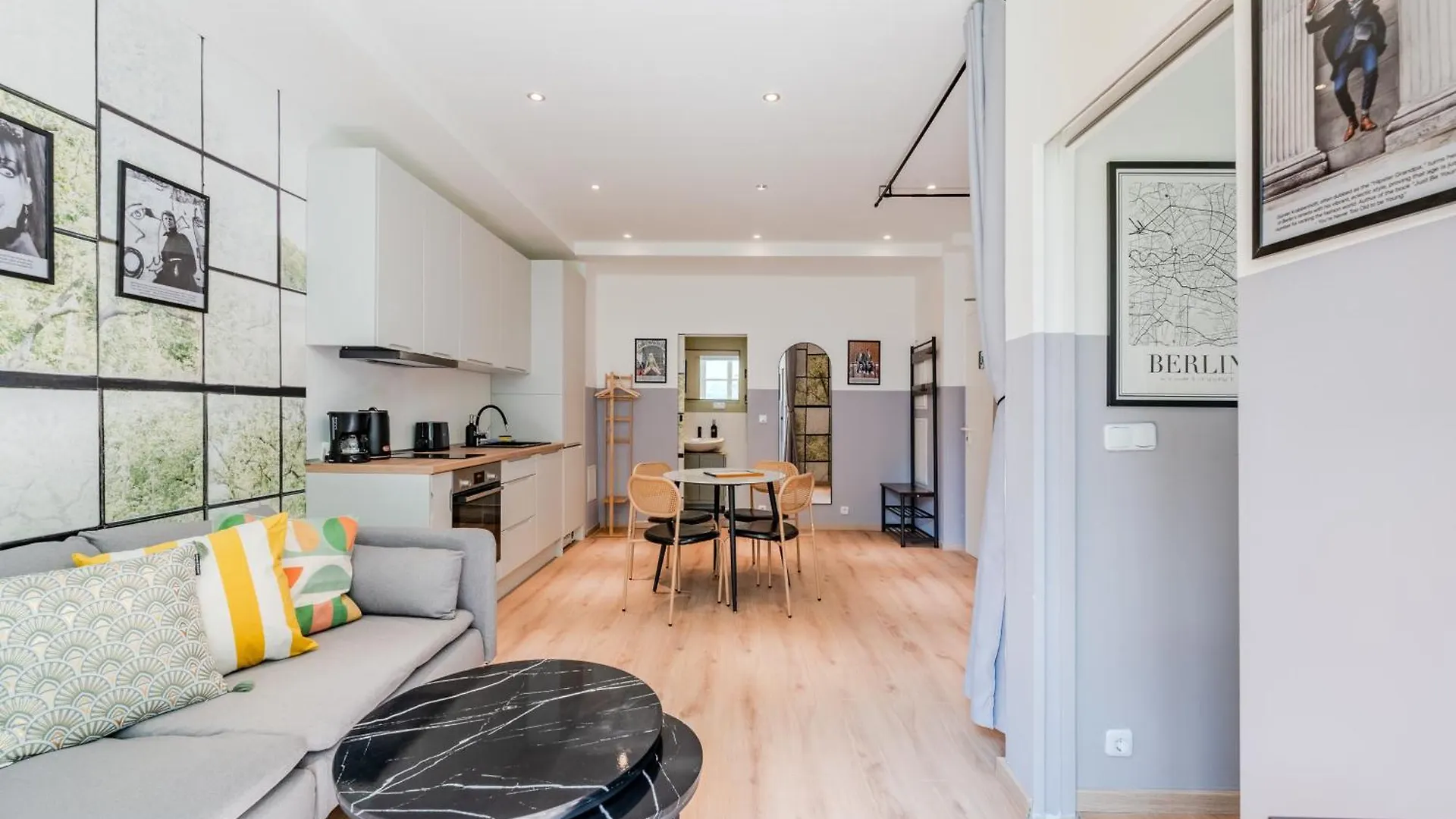 Central Iconic Berlin Characters Apartment