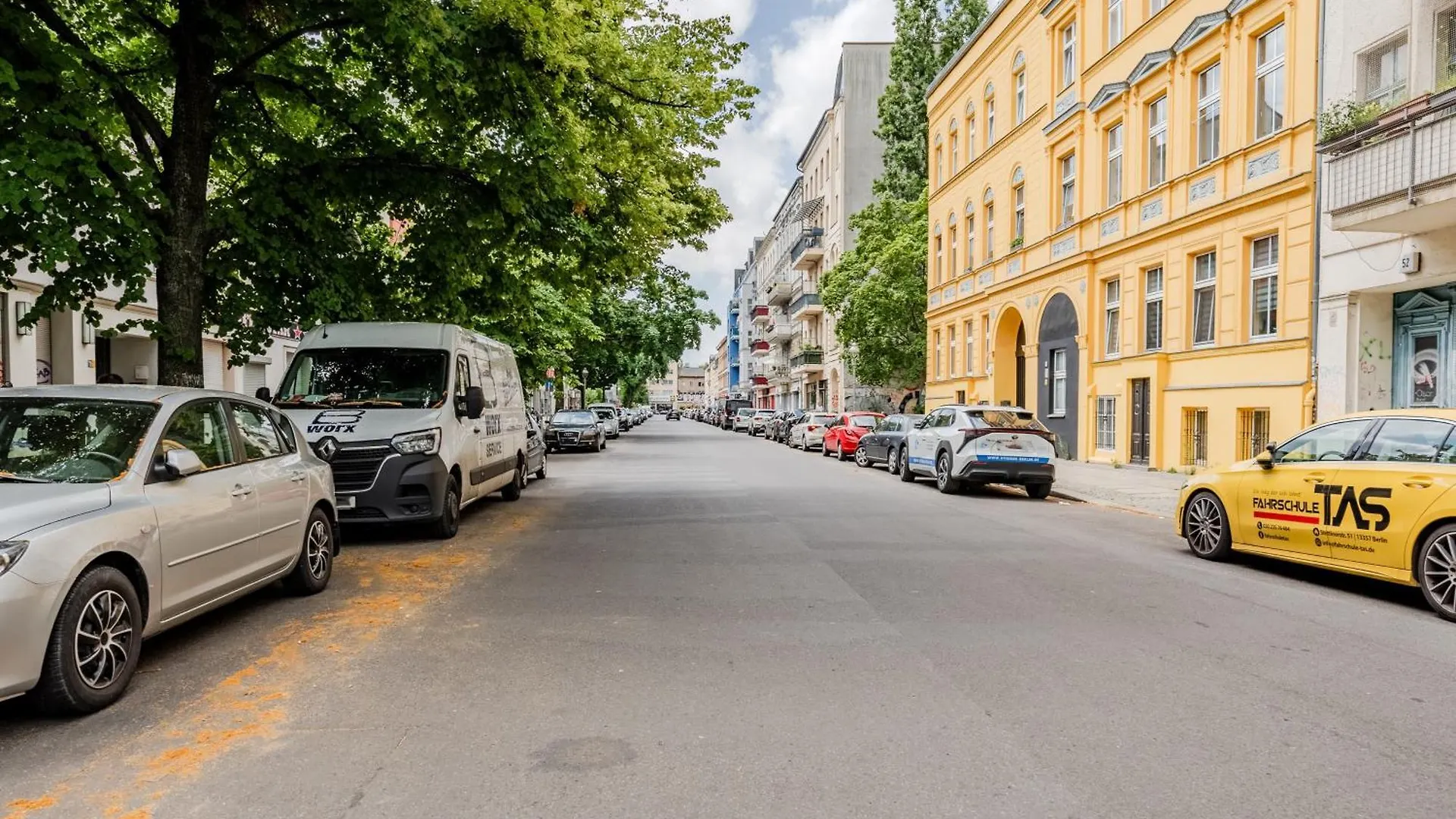 Central Iconic Berlin Characters Apartment