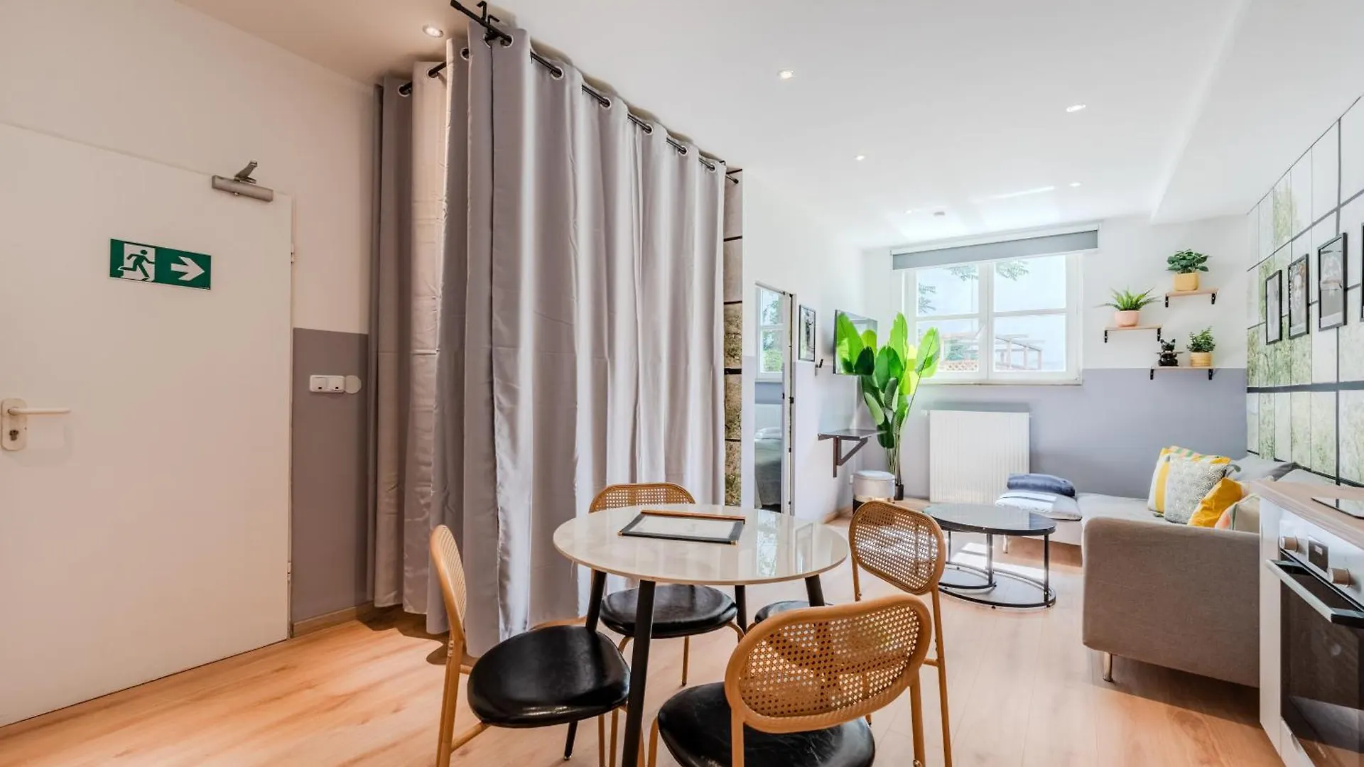 Central Iconic Berlin Characters Apartment Germany